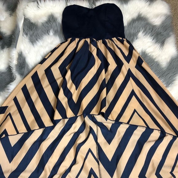 Strapless dress. - Picture 1 of 11